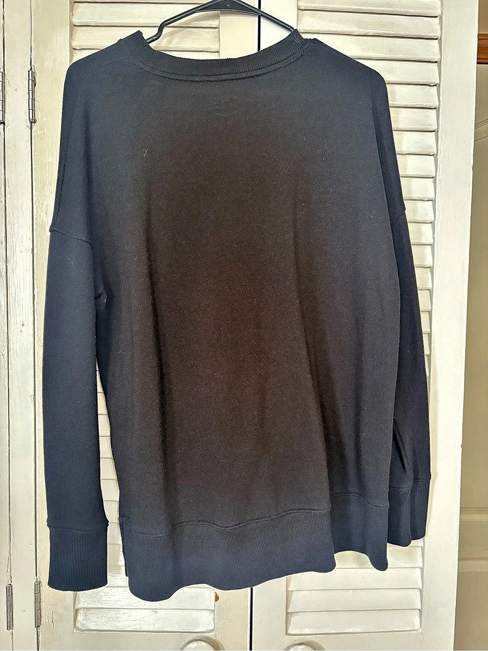 Time & Tru Black Cotton Blend Crewneck Size Medium Like New